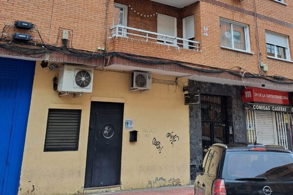 Cambio de uso de local comercial a vivienda en Parla (Madrid)      -EN EJECUCIÓN-