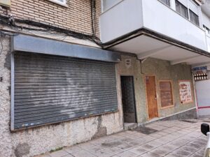 Cambio de uso de local comercial a dos viviendas en Parla (Madrid)       -EN EJECUCIÓN-